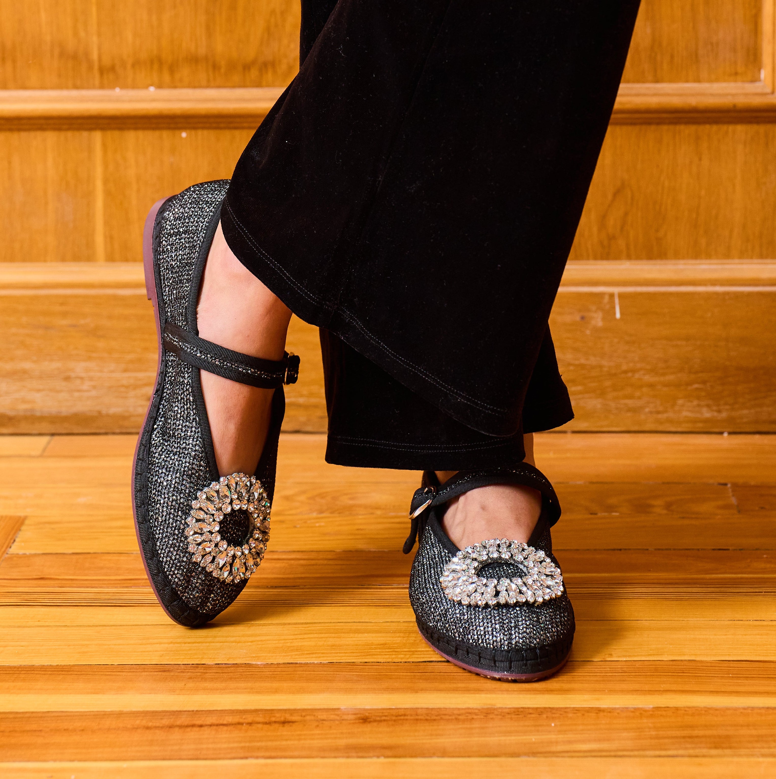 New In Woman – Flabelus